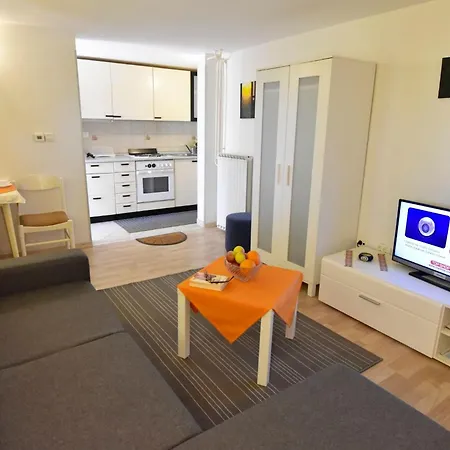 Garden Retreat Apartment